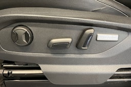 Sininen Volkswagen Amarok 2018 kuva 15.