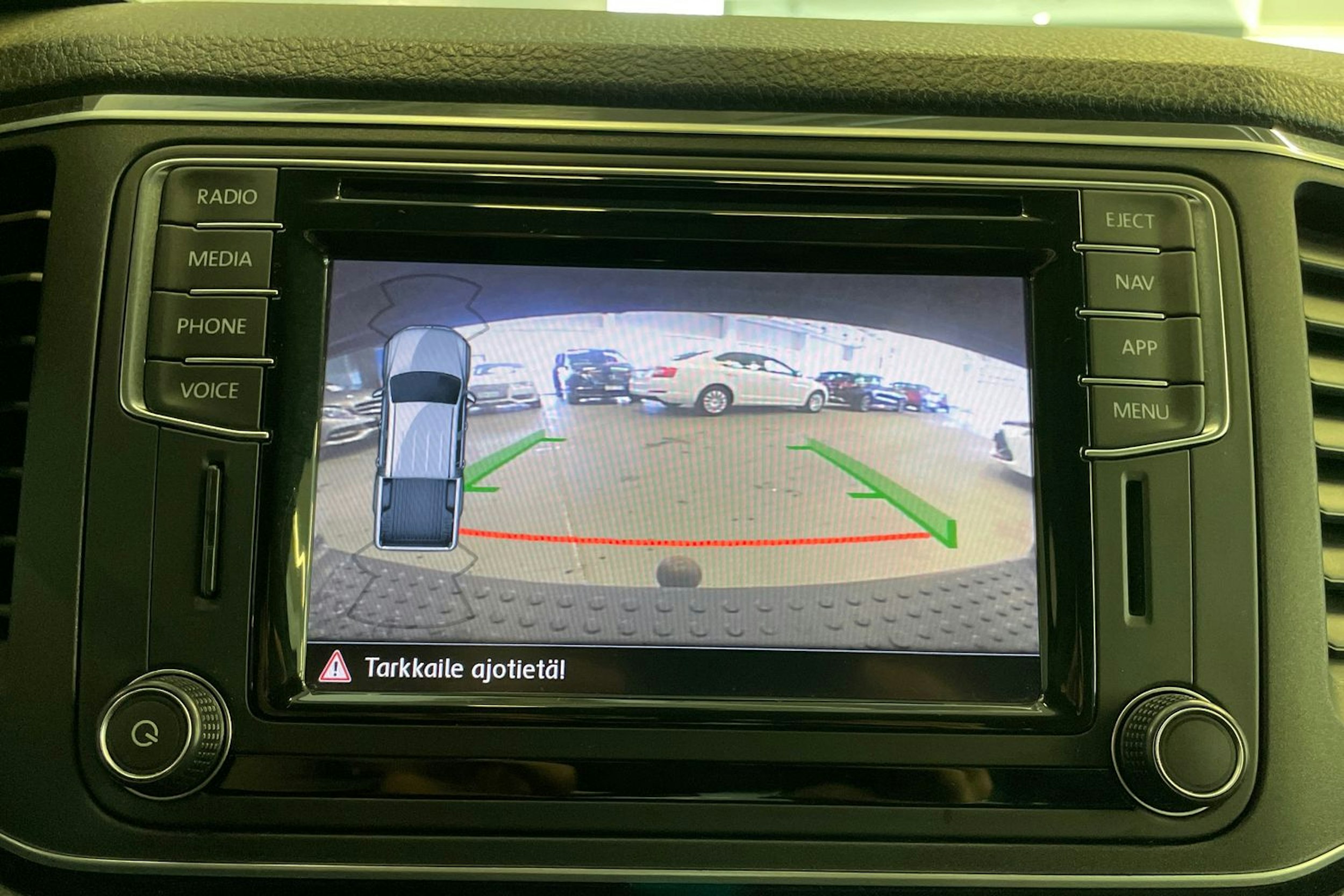 Sininen Volkswagen Amarok 2018 kuva 20.