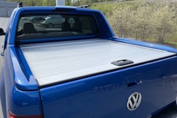 Sininen Volkswagen Amarok 2018 kuva 22.