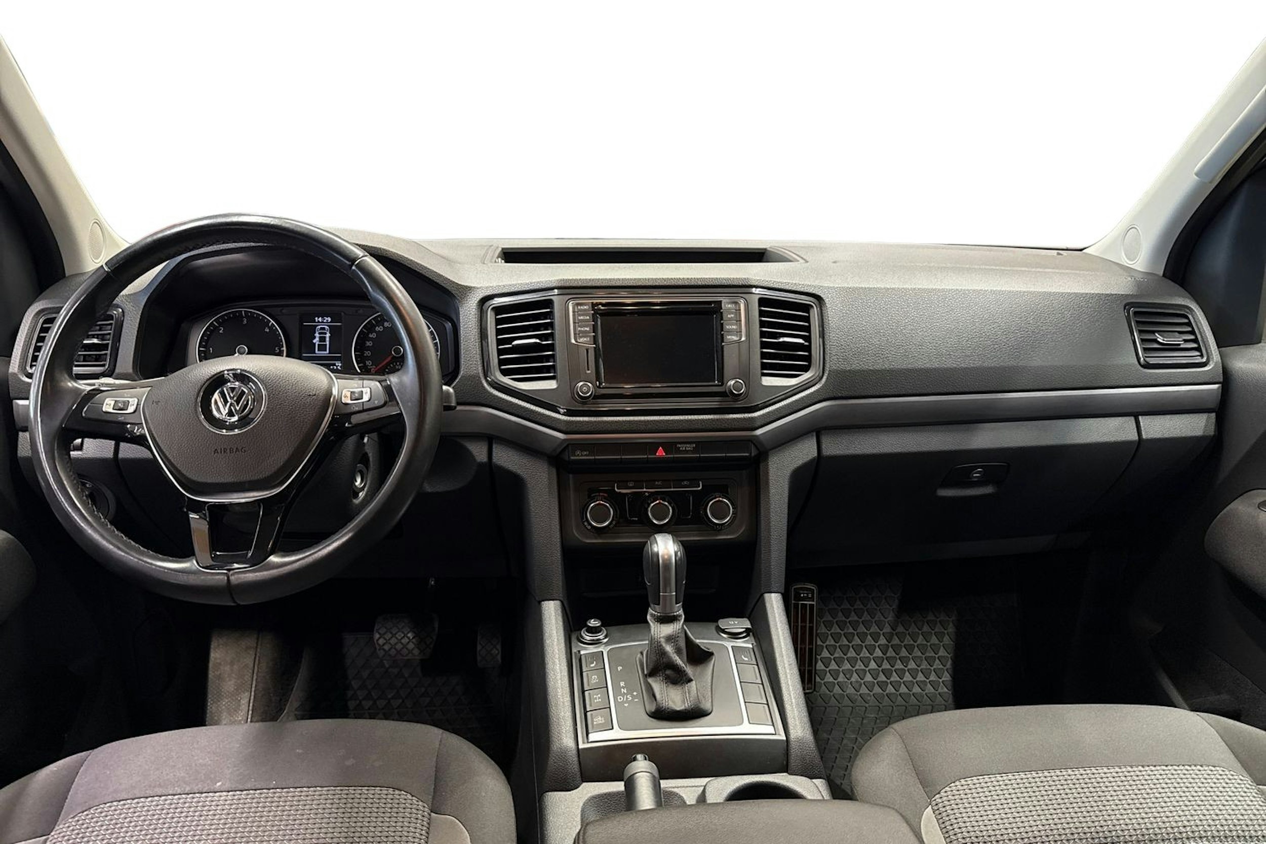 sininen Volkswagen Amarok 2018 kuva 9.