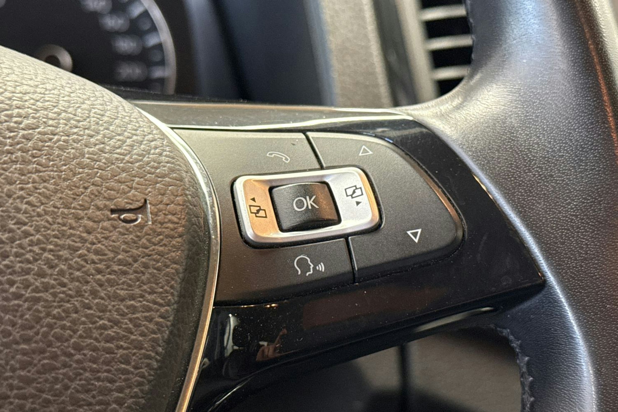 sininen Volkswagen Amarok 2018 kuva 16.