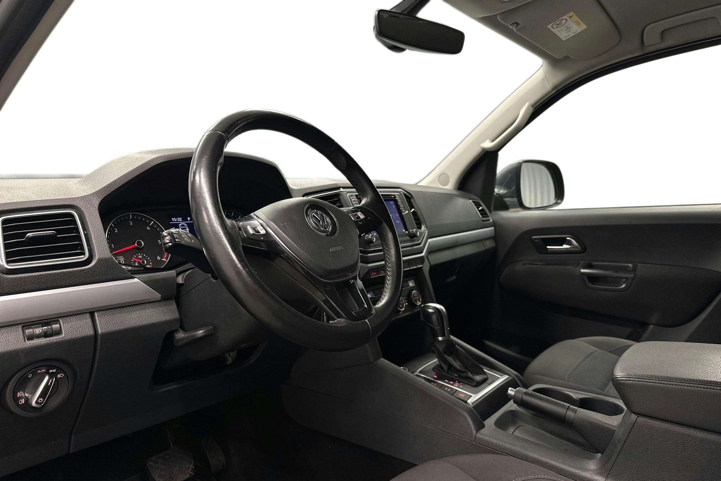 musta Volkswagen Amarok 2018 kuva 6.
