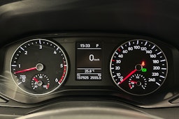 musta Volkswagen Amarok 2018 kuva 16.
