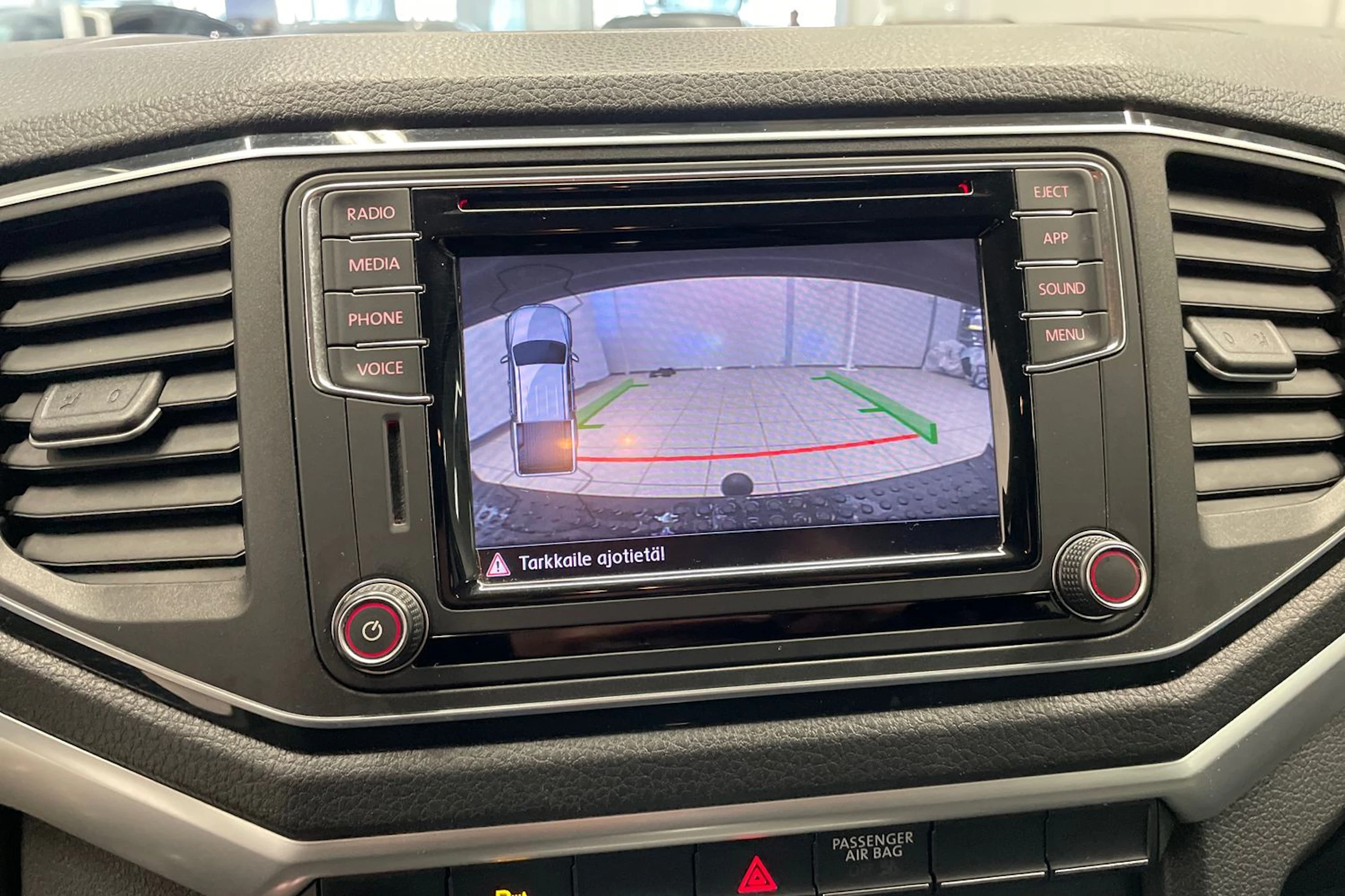 ruskea (beige) Volkswagen Amarok 2018 kuva 18.