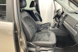 ruskea (beige) Volkswagen Amarok 2018 kuva 26.