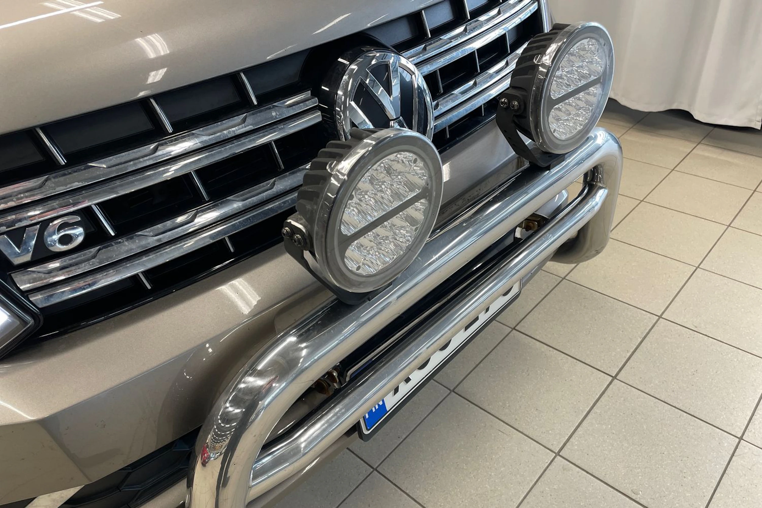 ruskea (beige) Volkswagen Amarok 2018 kuva 29.