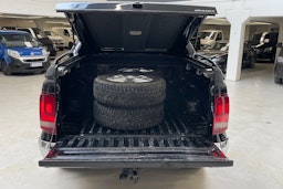 musta Volkswagen Amarok 2018 kuva 15.