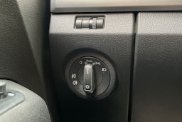 musta Volkswagen Amarok 2018 kuva 17.