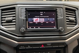 musta Volkswagen Amarok 2018 kuva 18.