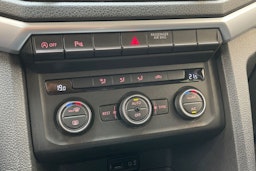 musta Volkswagen Amarok 2018 kuva 19.