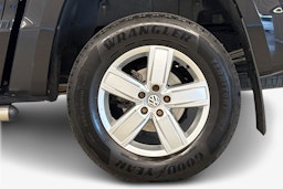 musta Volkswagen Amarok 2019 kuva 11.