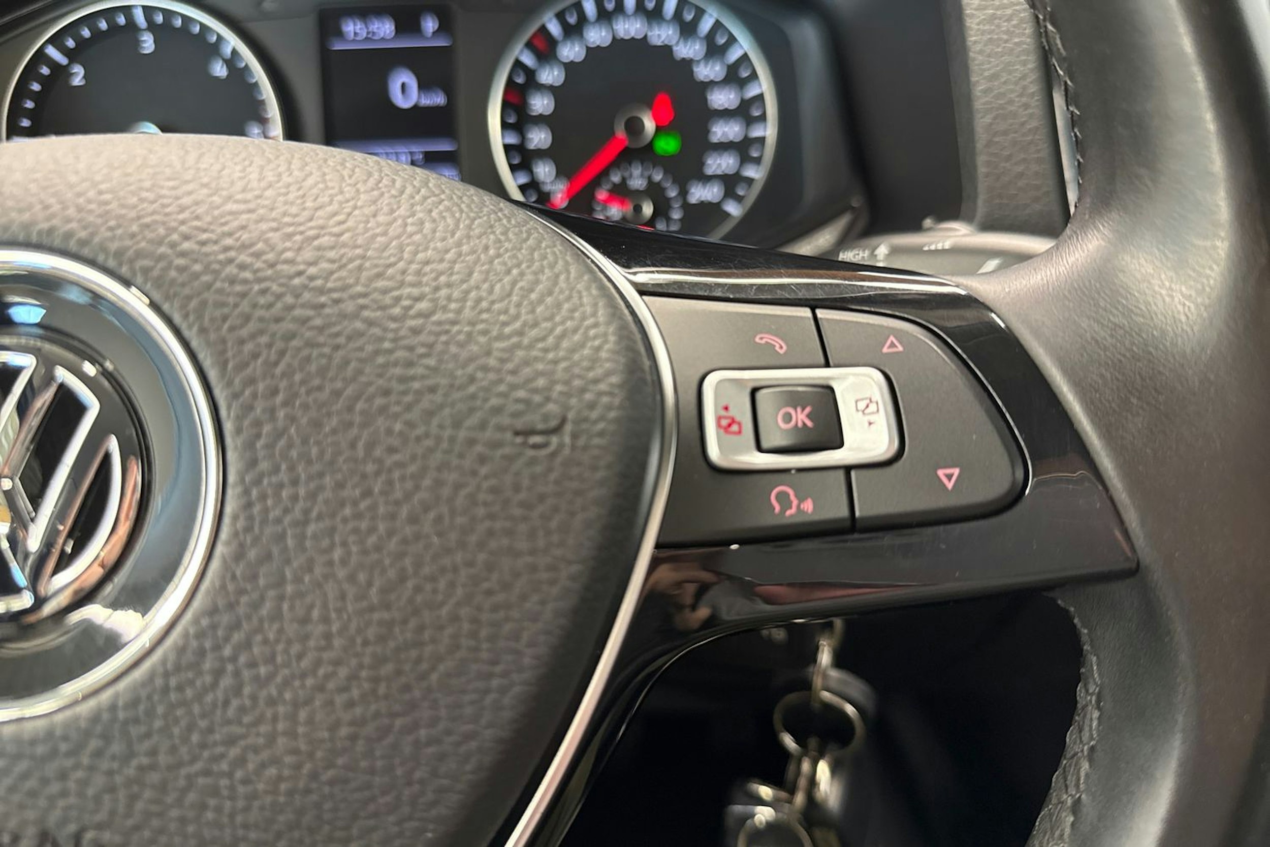 musta Volkswagen Amarok 2019 kuva 18.