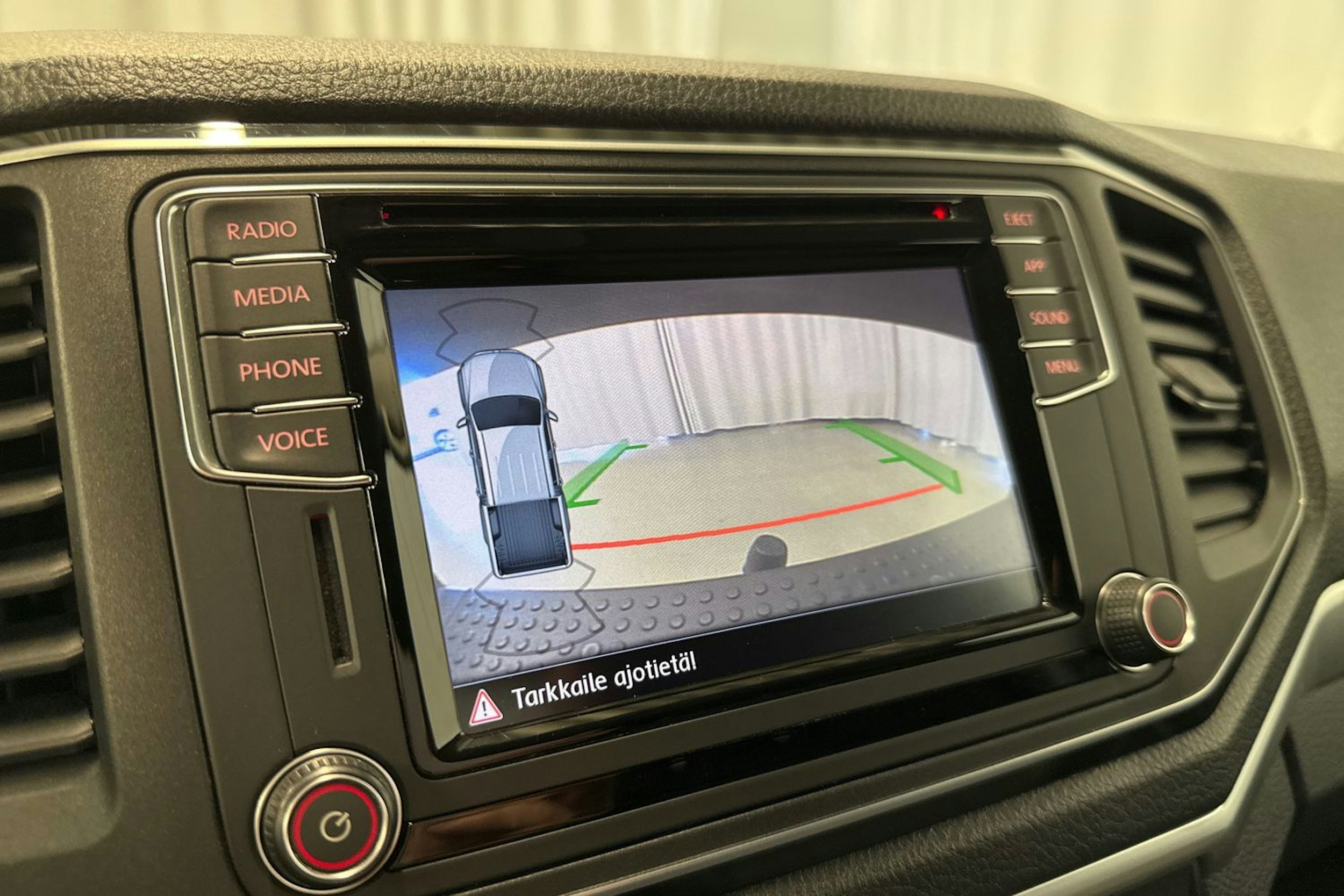 musta Volkswagen Amarok 2019 kuva 22.