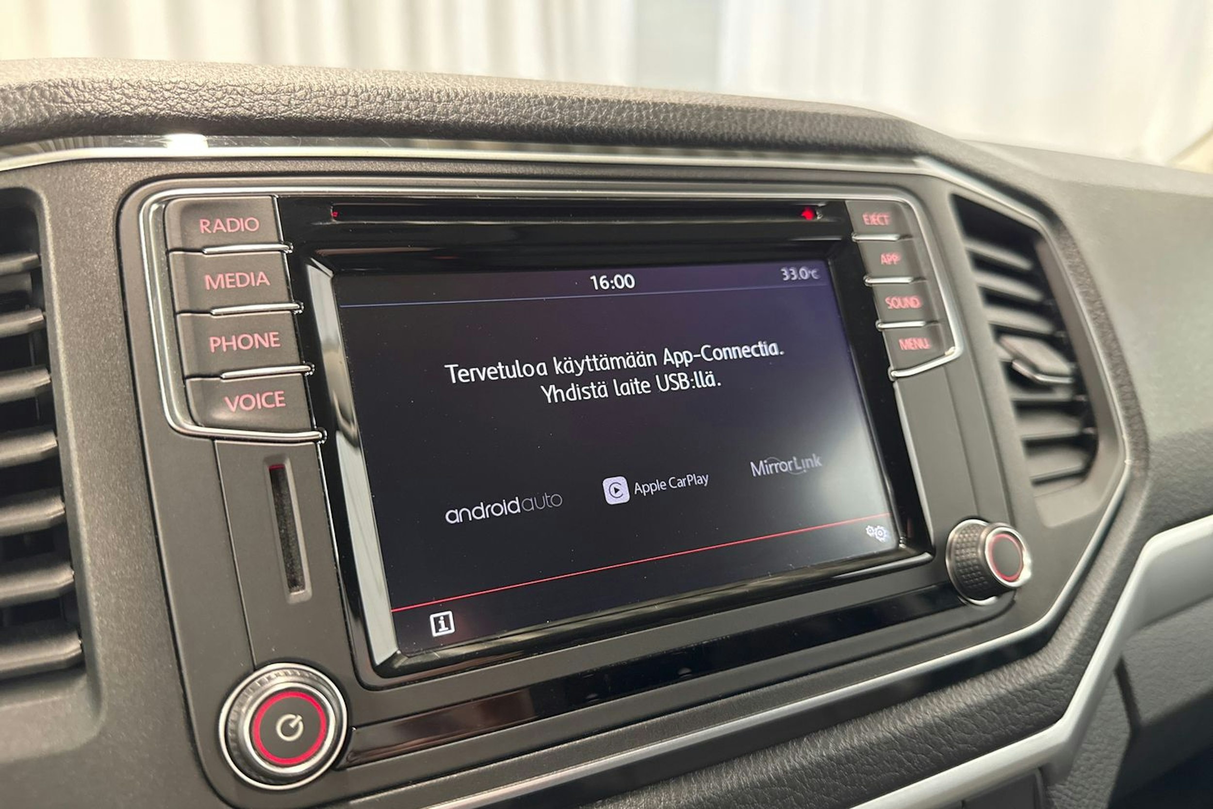 musta Volkswagen Amarok 2019 kuva 23.