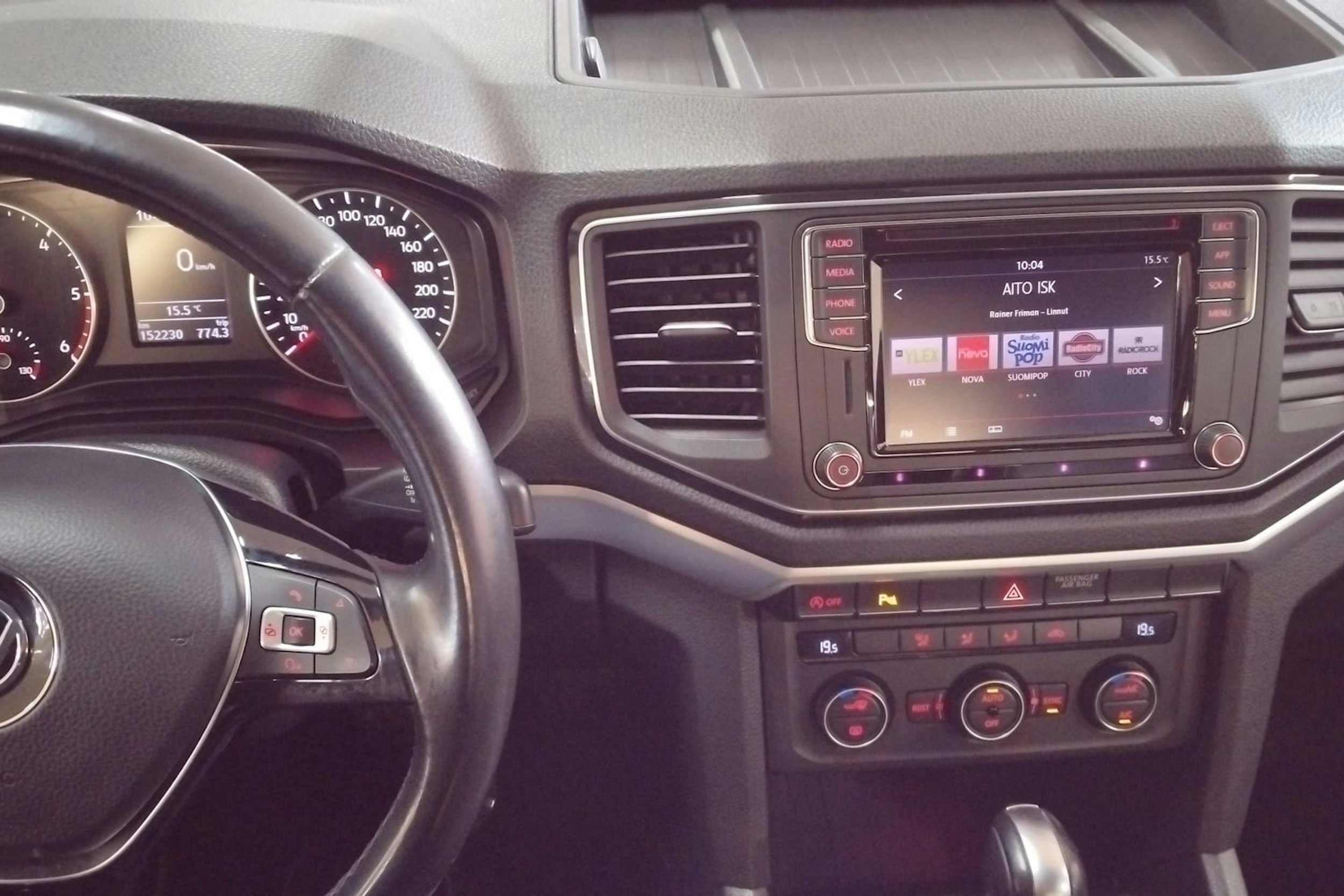 Musta Volkswagen Amarok 2019 kuva 9.