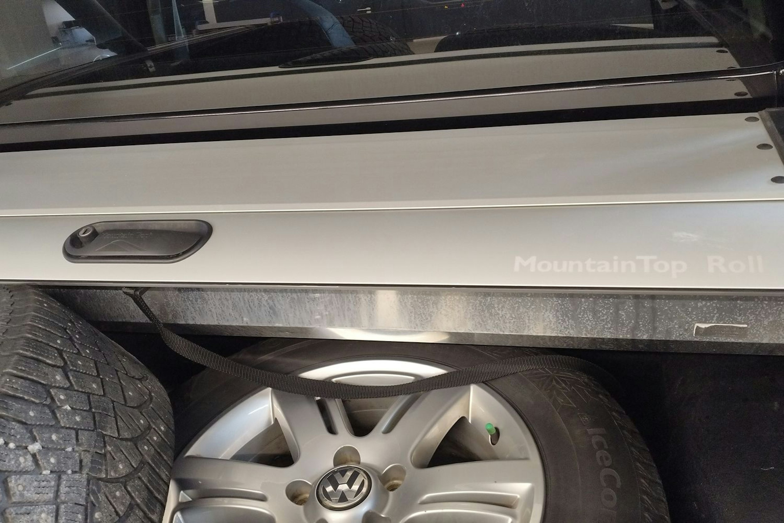 Musta Volkswagen Amarok 2019 kuva 16.