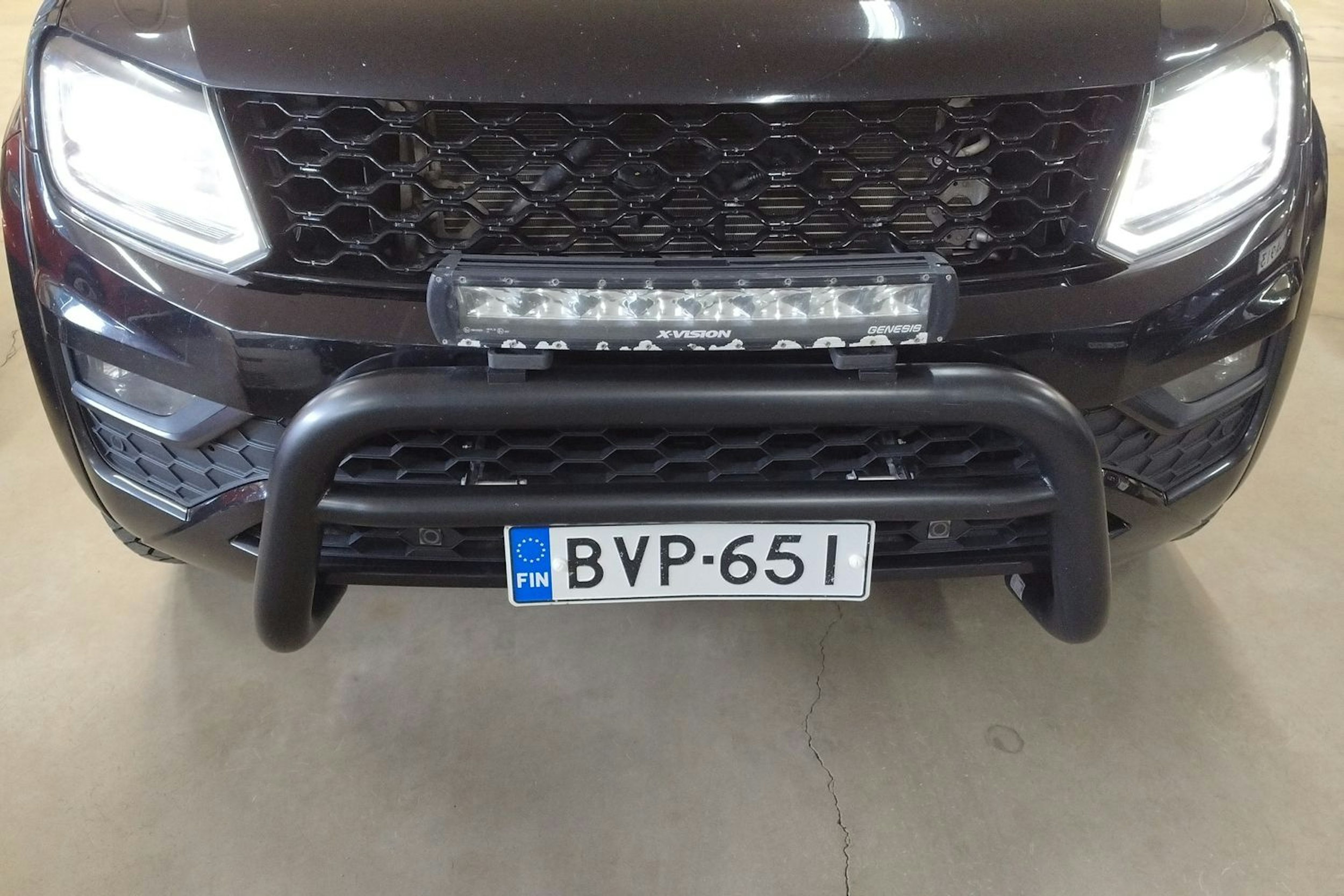 Musta Volkswagen Amarok 2019 kuva 20.
