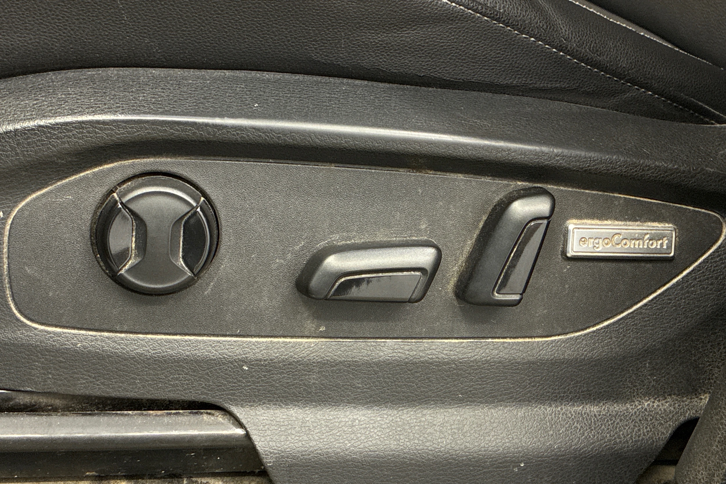ruskea (beige) Volkswagen Amarok 2019 kuva 5.