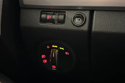 musta Volkswagen Amarok 2019 kuva 21.