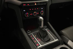 musta Volkswagen Amarok 2019 kuva 26.