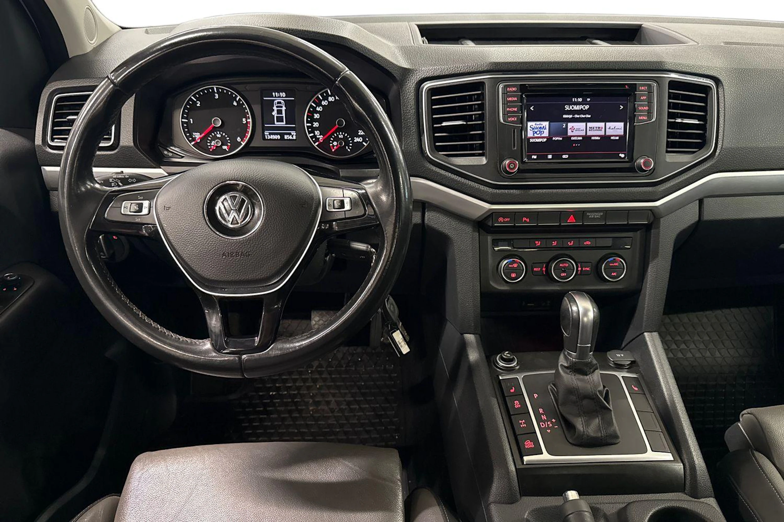 valkoinen Volkswagen Amarok 2019 kuva 9.