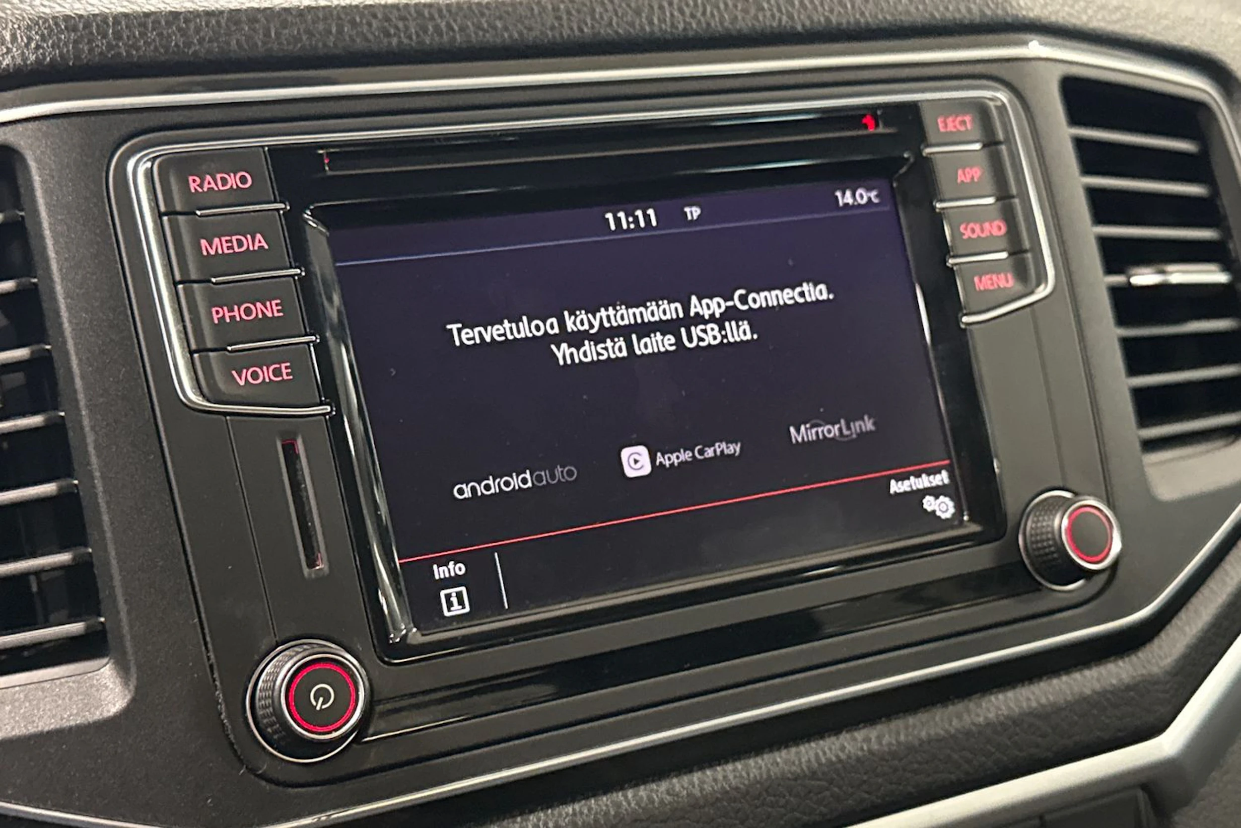 valkoinen Volkswagen Amarok 2019 kuva 24.