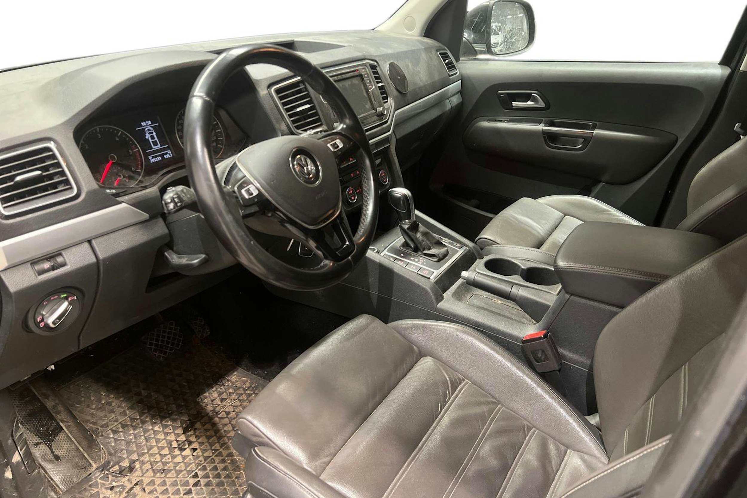 Musta Volkswagen Amarok 2019 kuva 3.