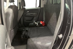 Musta Volkswagen Amarok 2019 kuva 11.