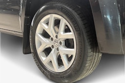 Musta Volkswagen Amarok 2019 kuva 12.