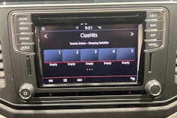 Musta Volkswagen Amarok 2019 kuva 15.