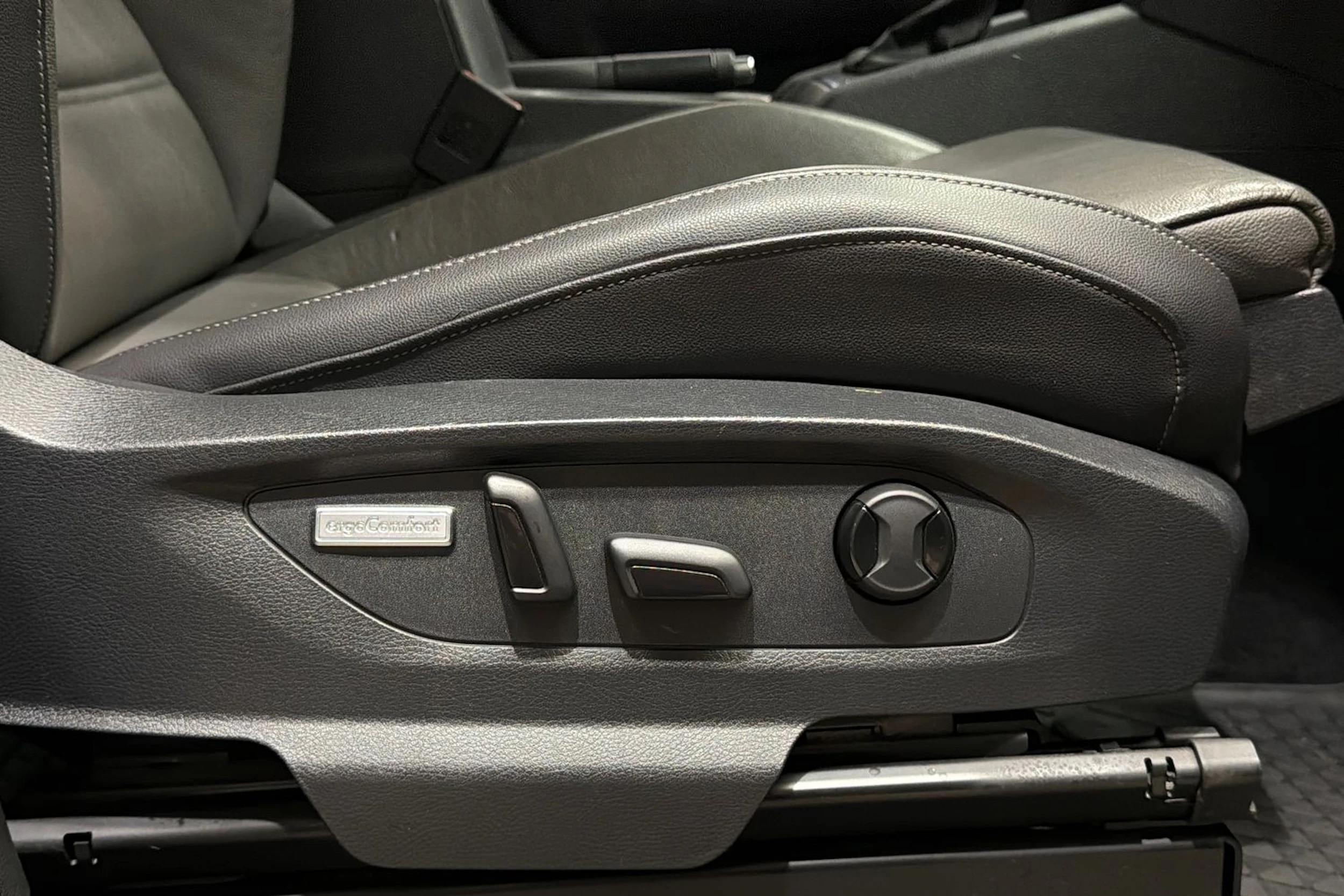 Musta Volkswagen Amarok 2019 kuva 30.