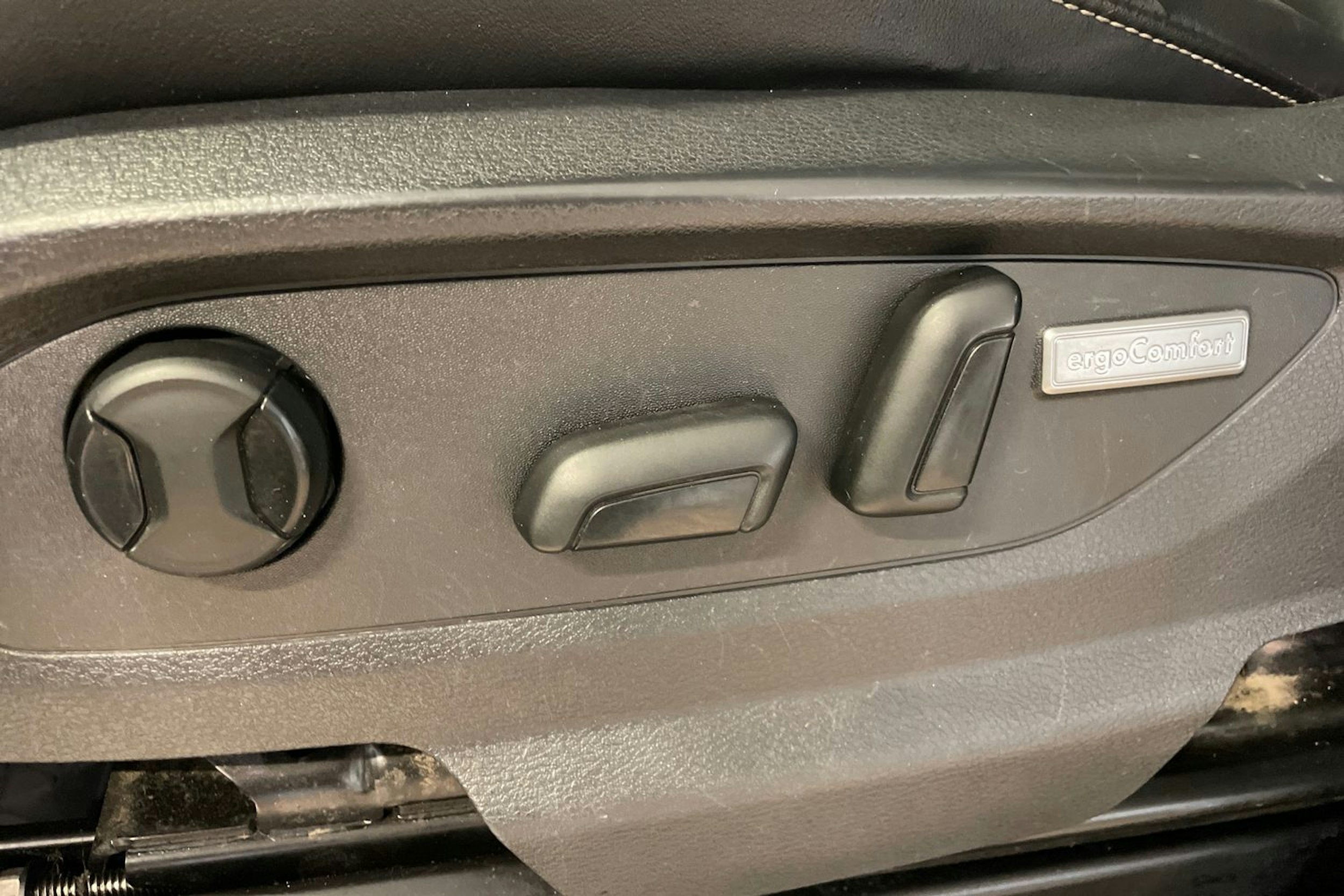 Musta Volkswagen Amarok 2019 kuva 14.