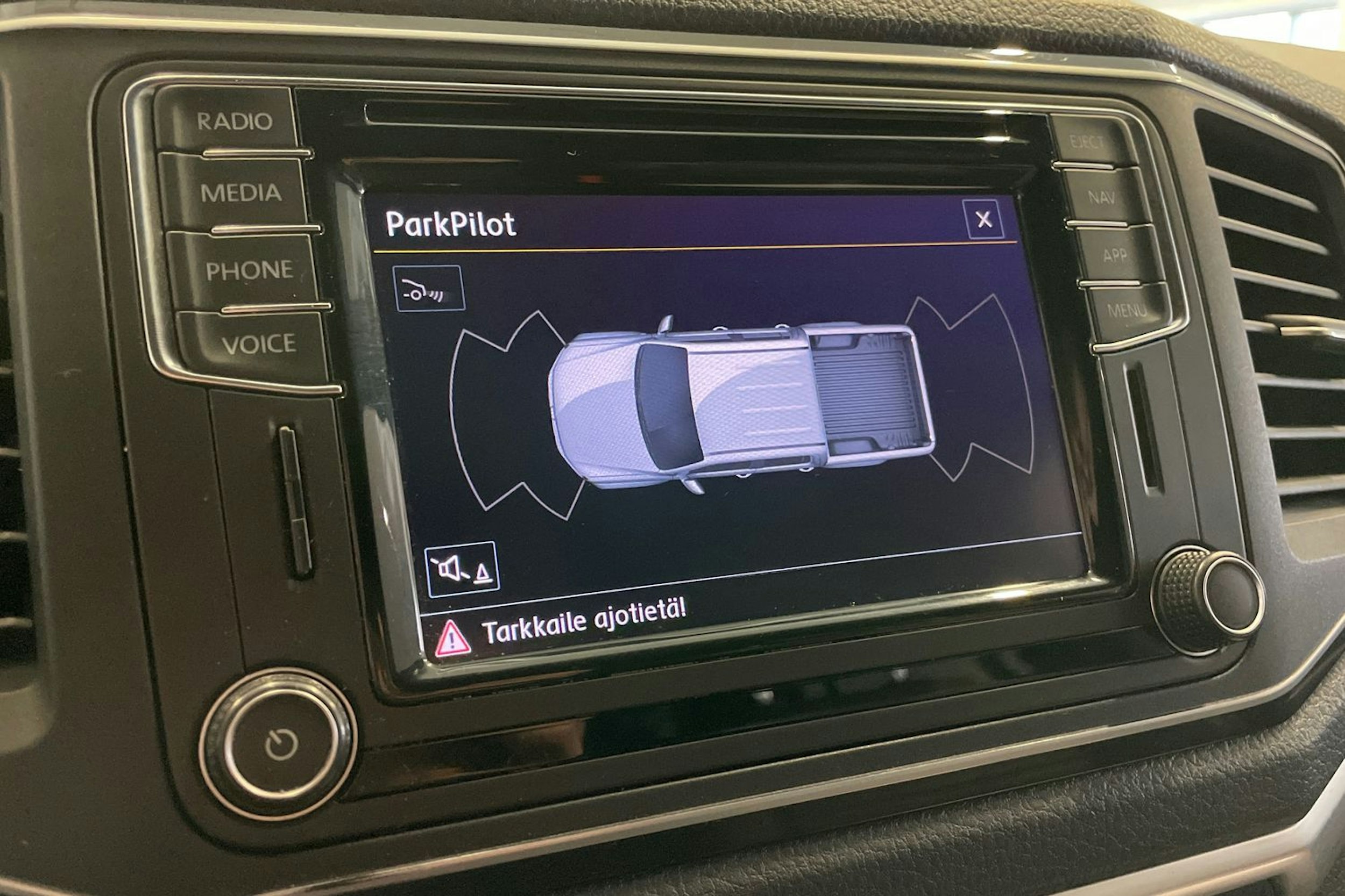 Musta Volkswagen Amarok 2019 kuva 20.
