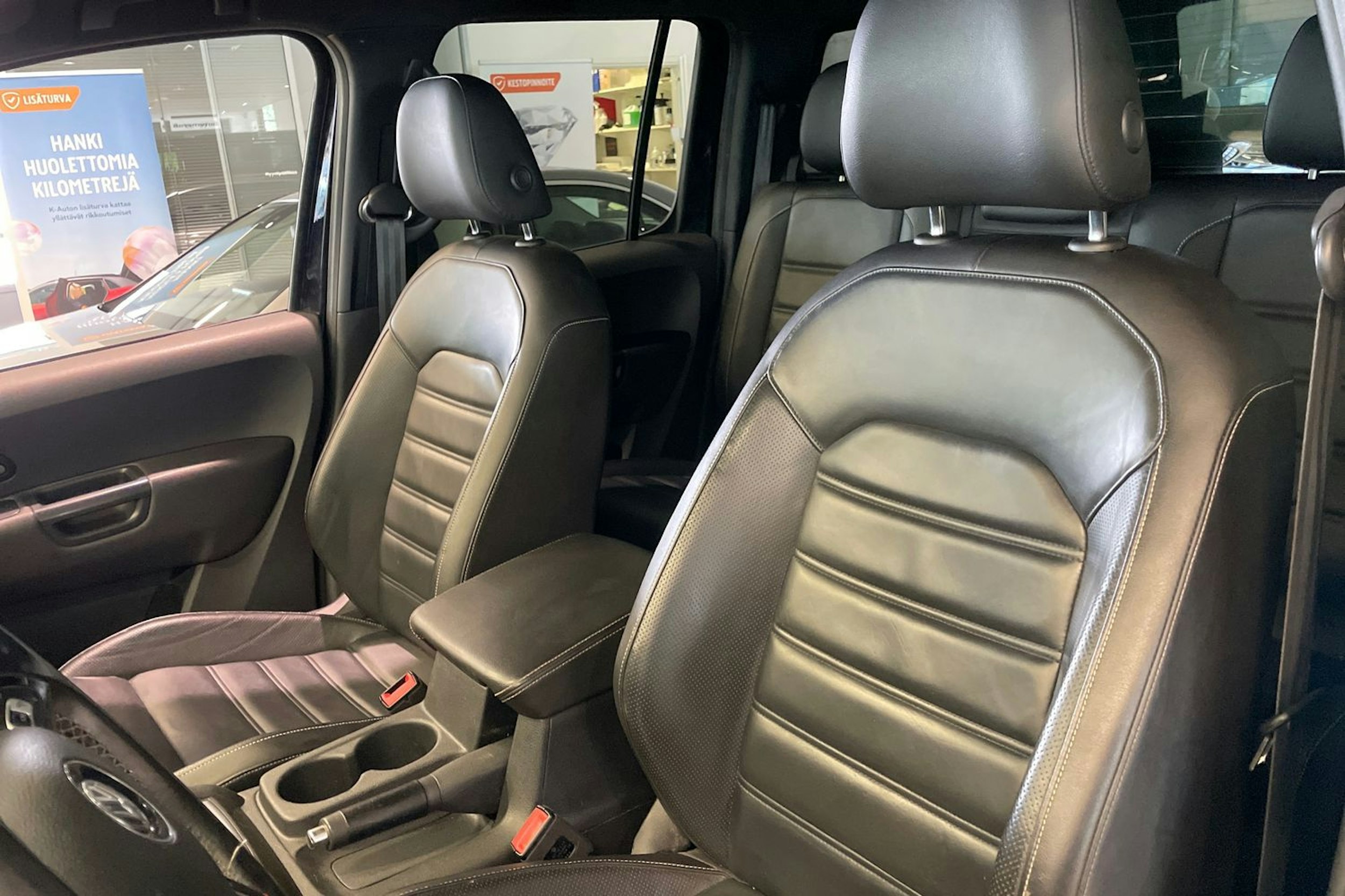 Musta Volkswagen Amarok 2019 kuva 23.