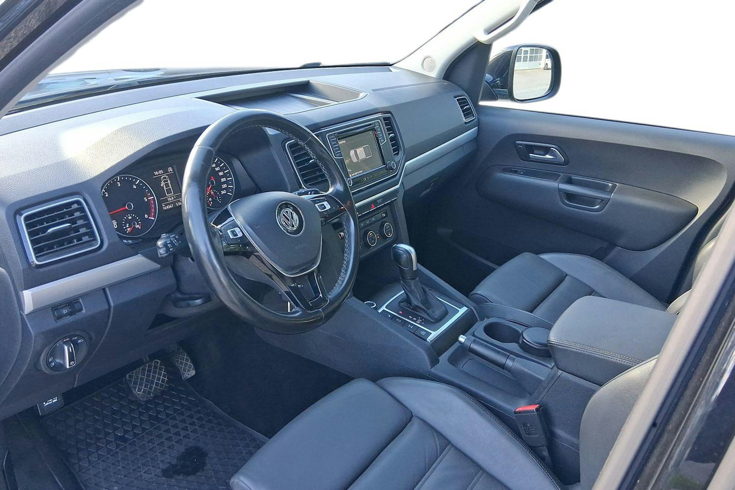 musta Volkswagen Amarok 2019 kuva 7.