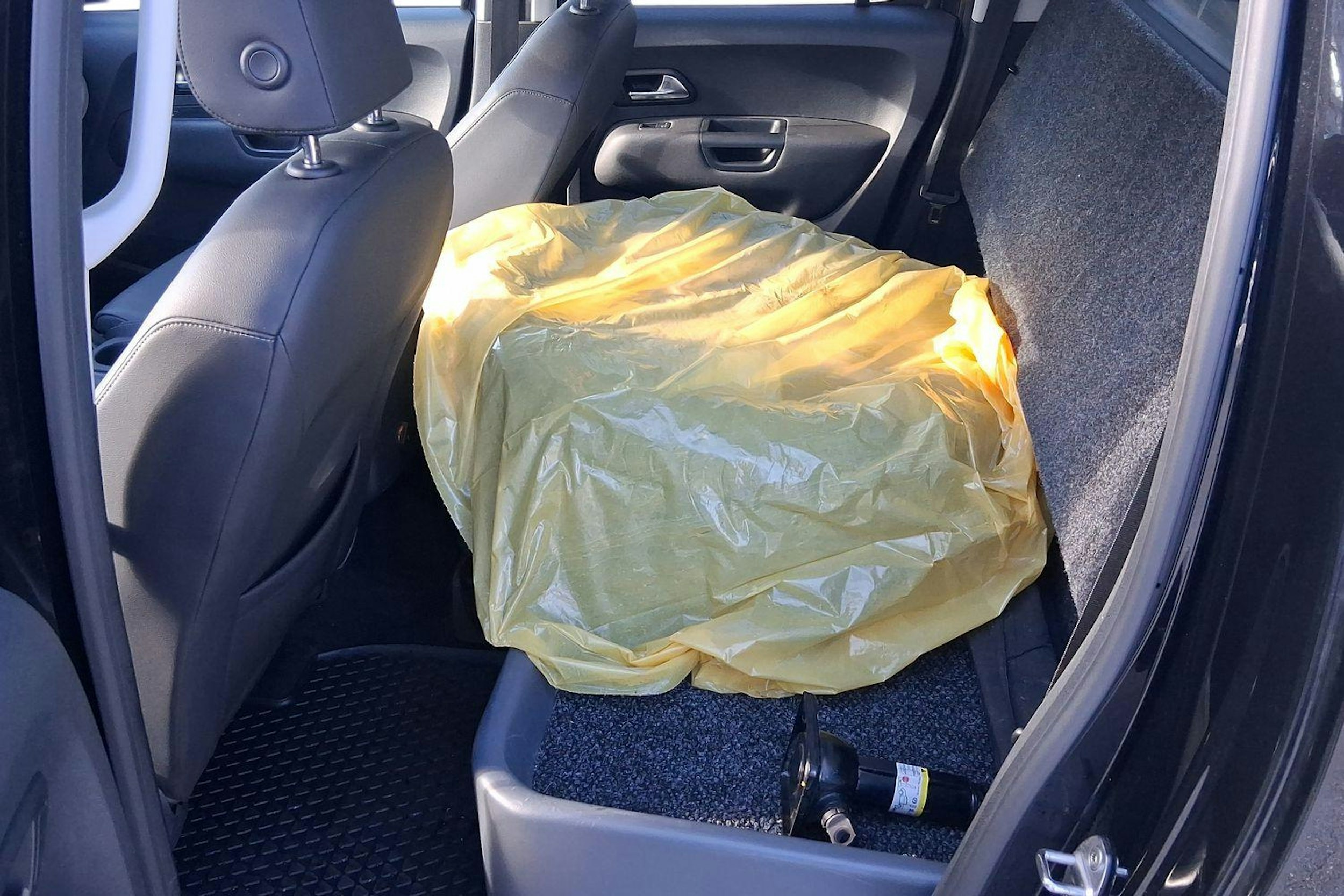 musta Volkswagen Amarok 2019 kuva 10.