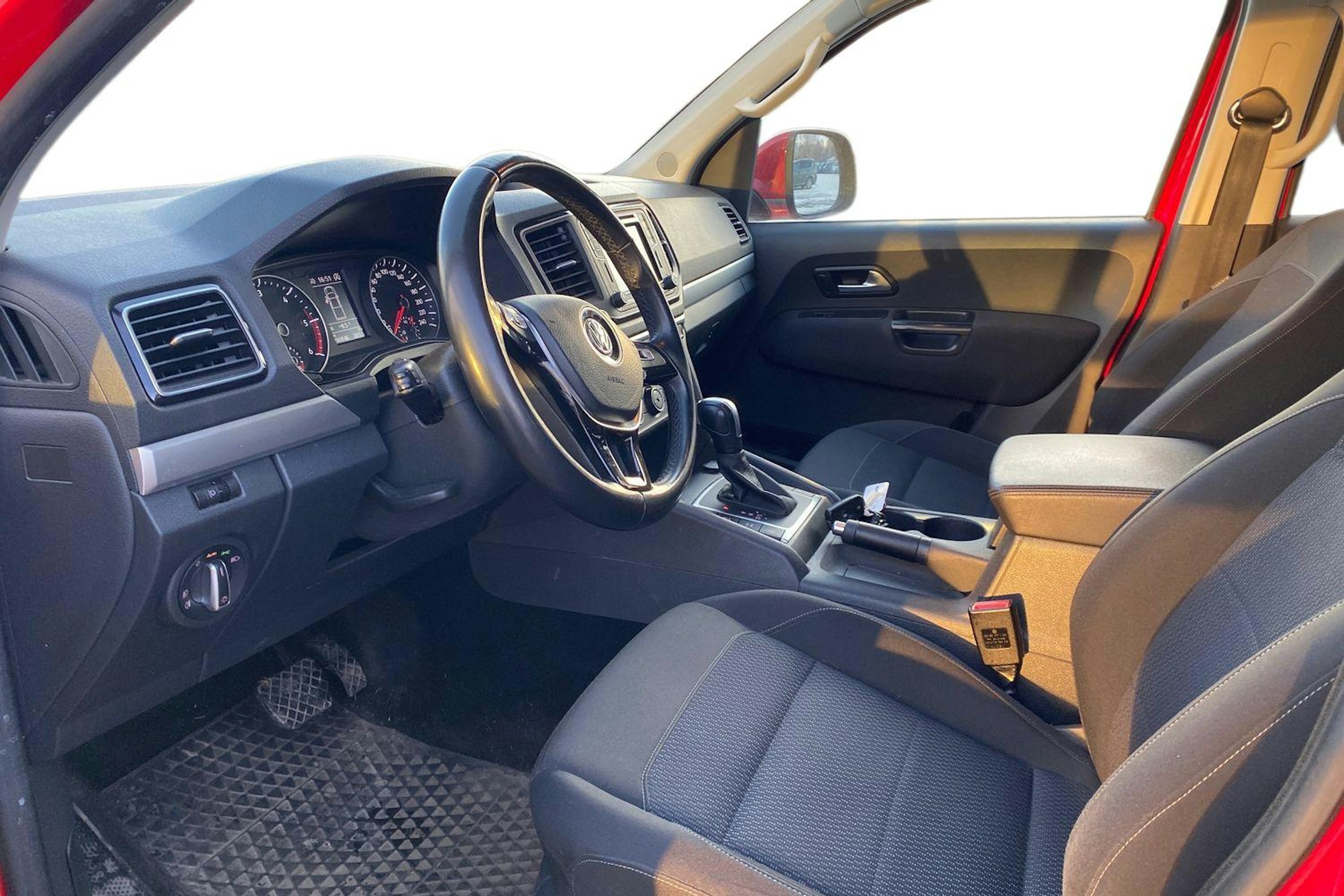 punainen Volkswagen Amarok 2019 kuva 3.