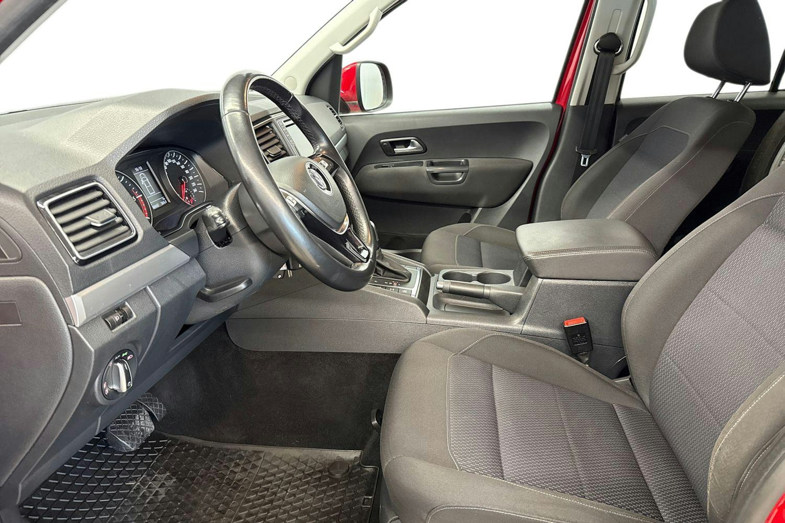 punainen Volkswagen Amarok 2019 kuva 8.