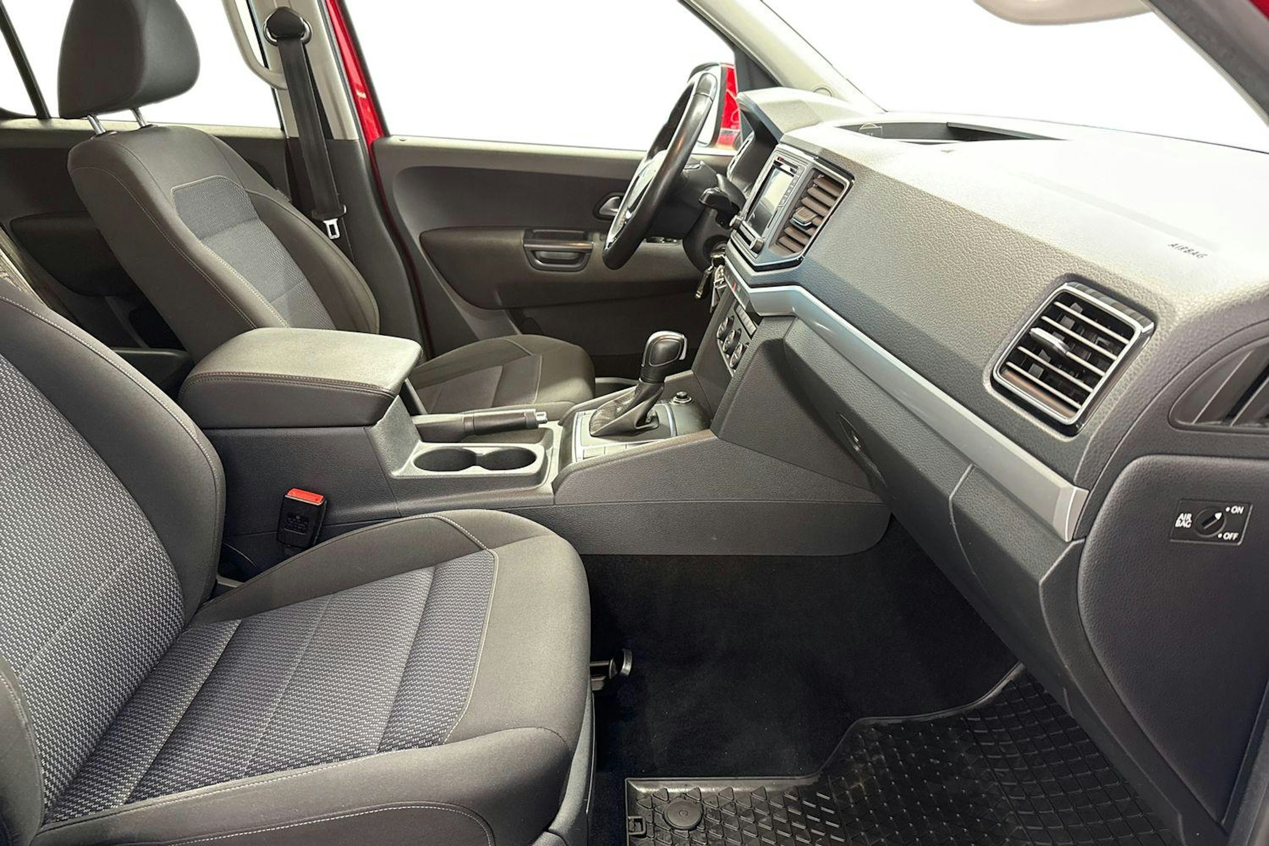 punainen Volkswagen Amarok 2019 kuva 9.