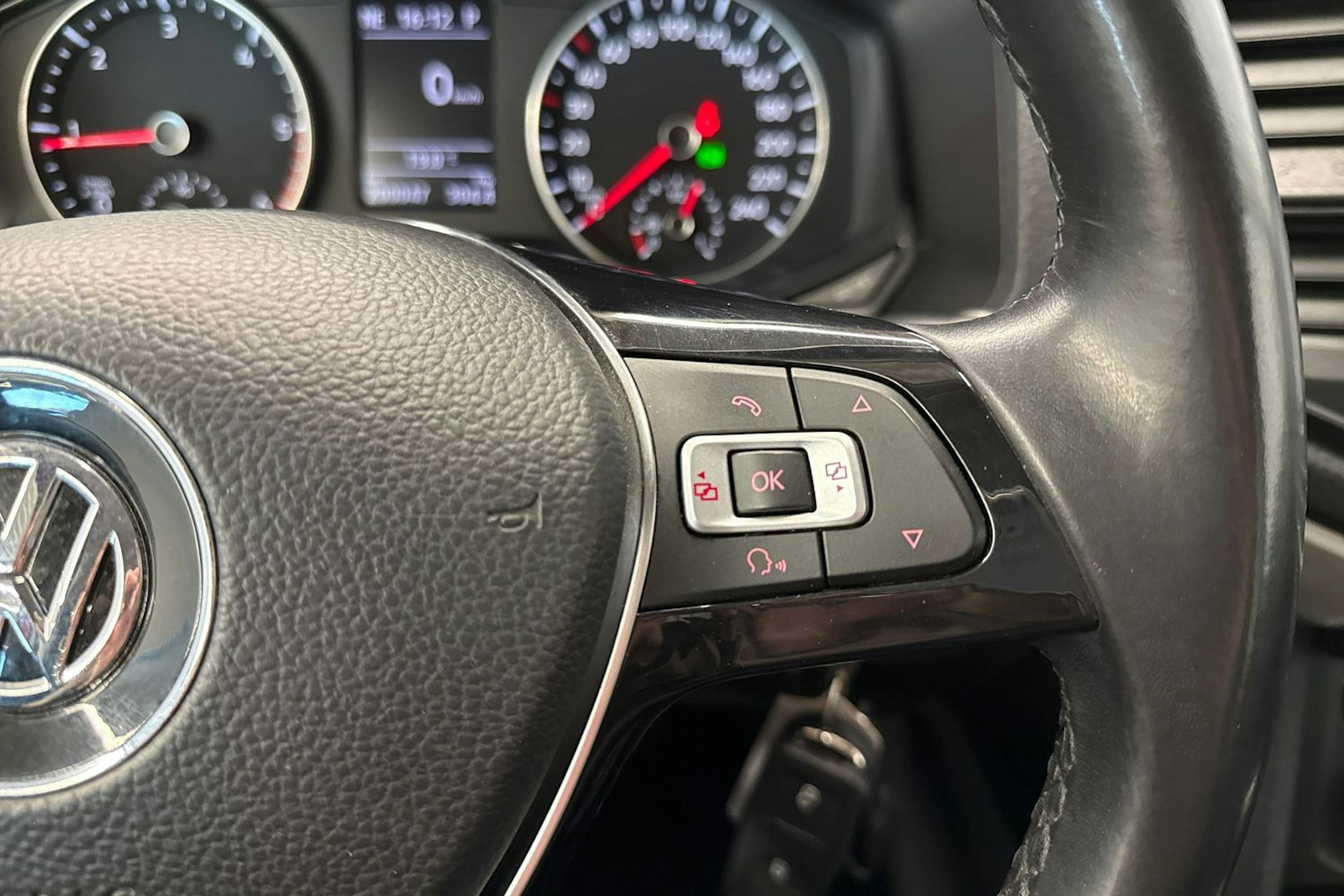 punainen Volkswagen Amarok 2019 kuva 16.