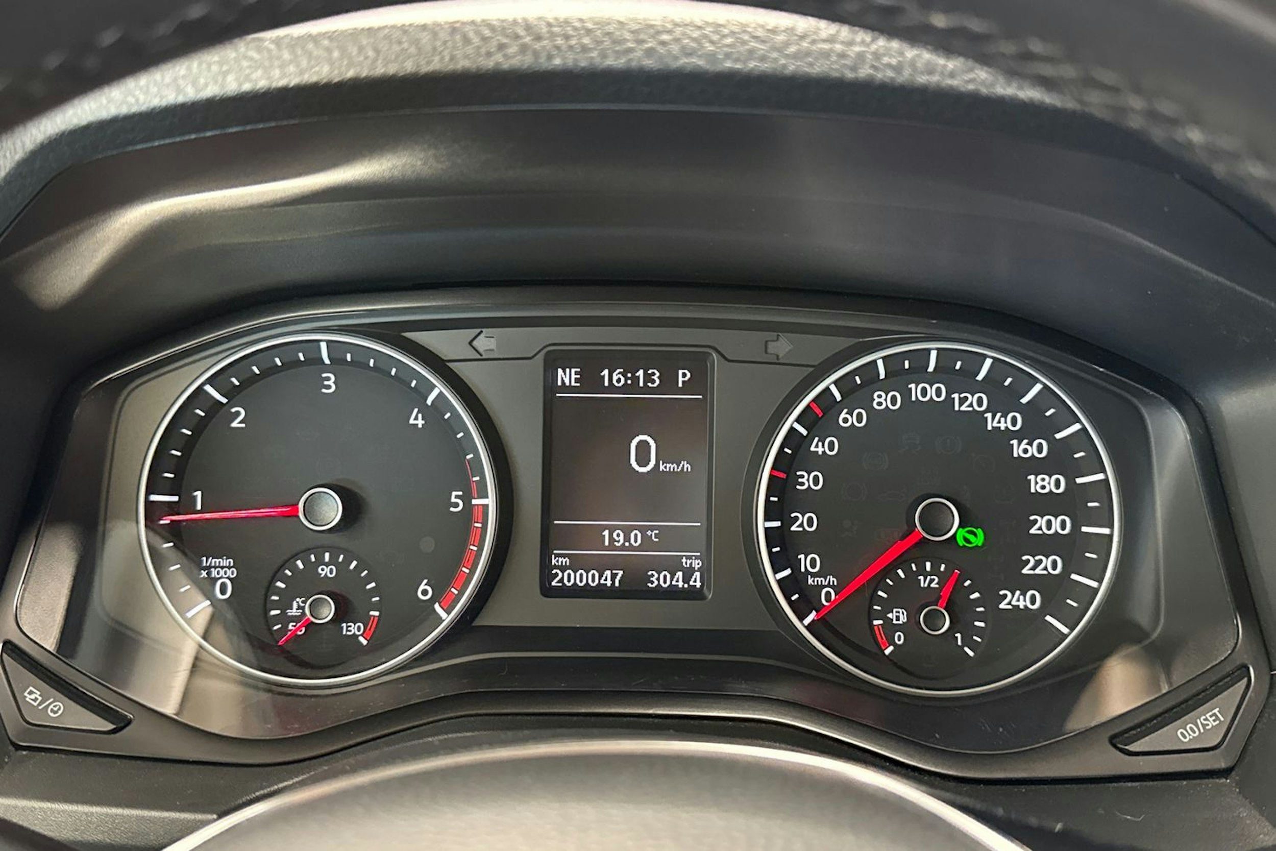 punainen Volkswagen Amarok 2019 kuva 17.