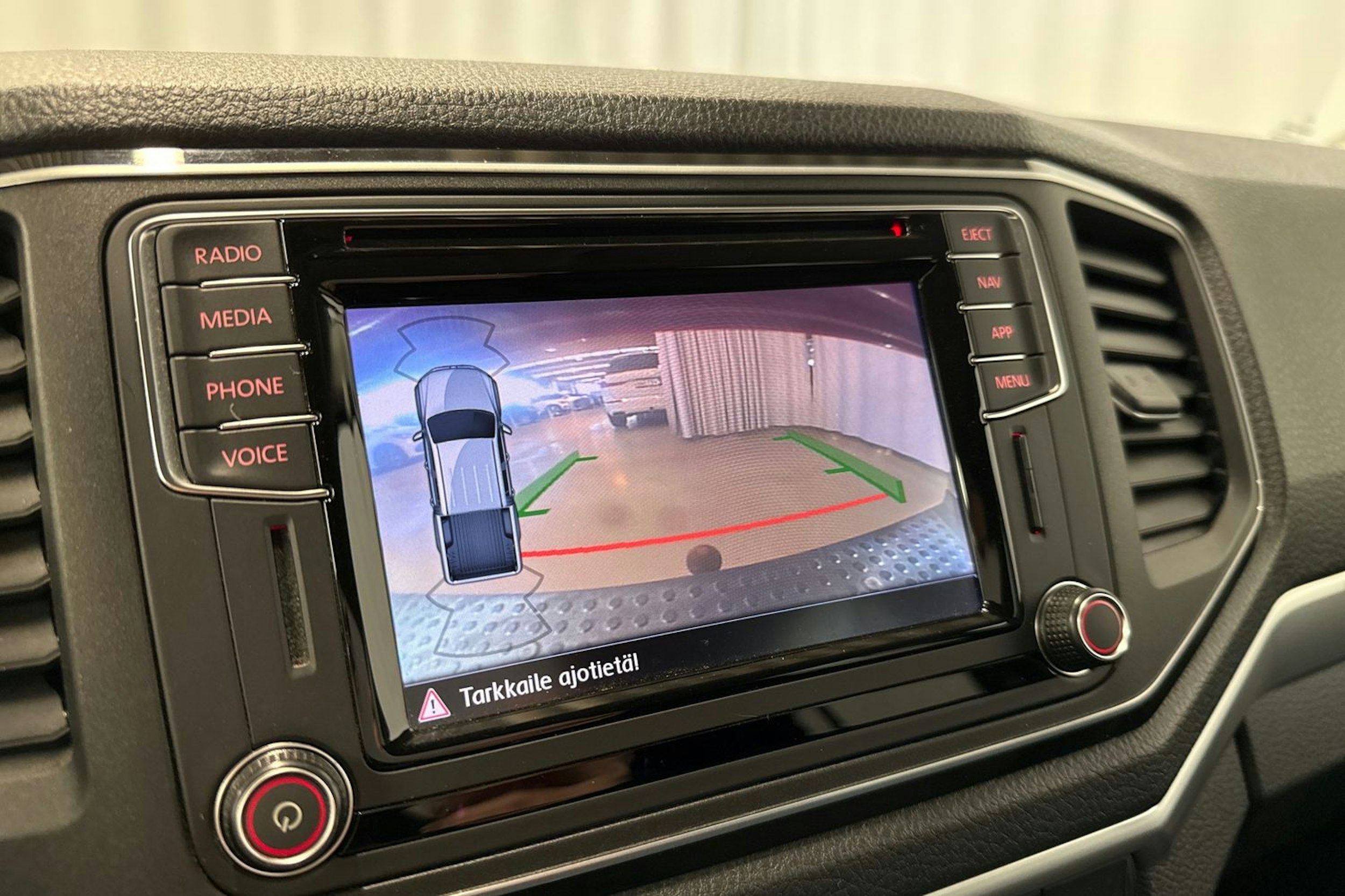 punainen Volkswagen Amarok 2019 kuva 21.