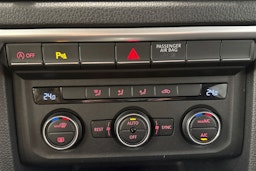 punainen Volkswagen Amarok 2019 kuva 23.