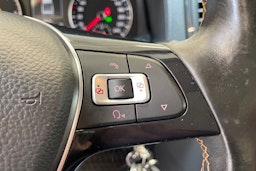 oranssi Volkswagen Amarok 2019 kuva 18.
