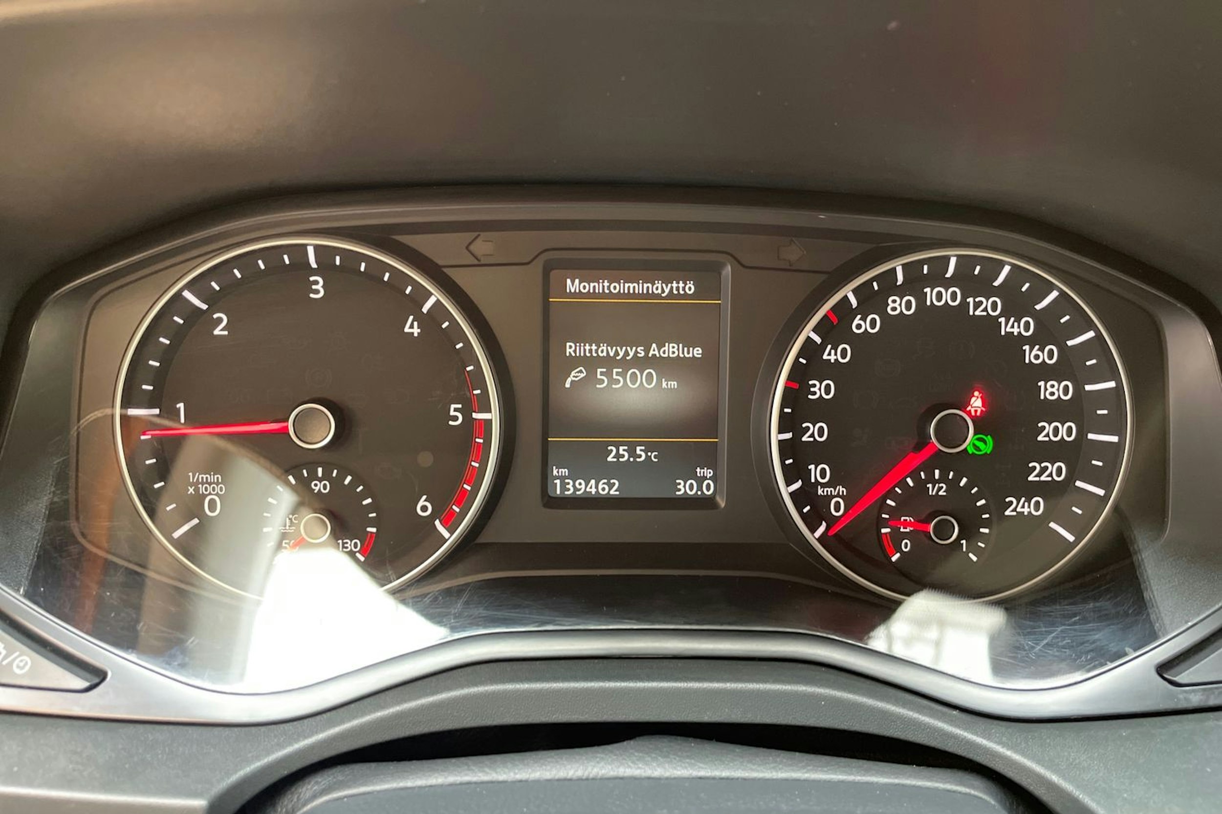 oranssi Volkswagen Amarok 2019 kuva 20.