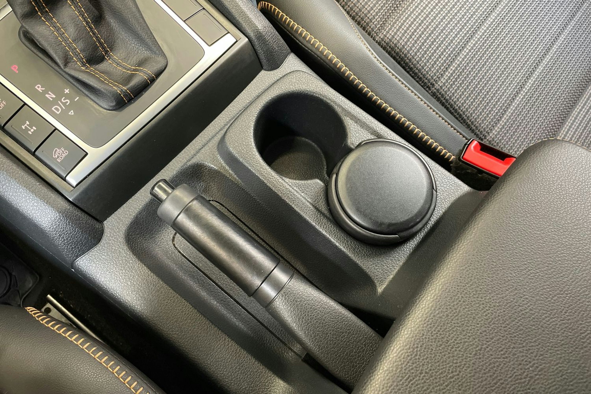 oranssi Volkswagen Amarok 2019 kuva 30.