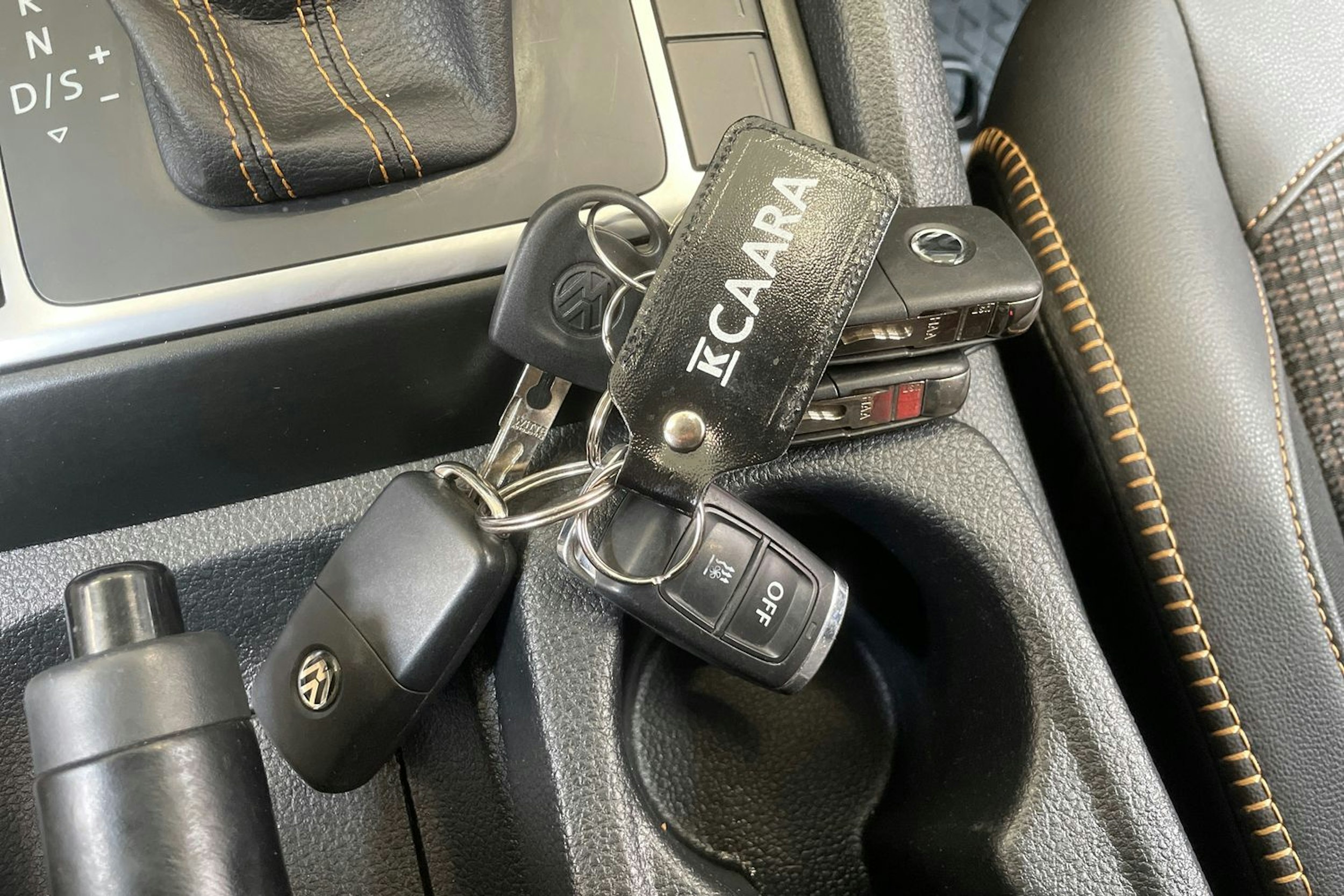 oranssi Volkswagen Amarok 2019 kuva 32.