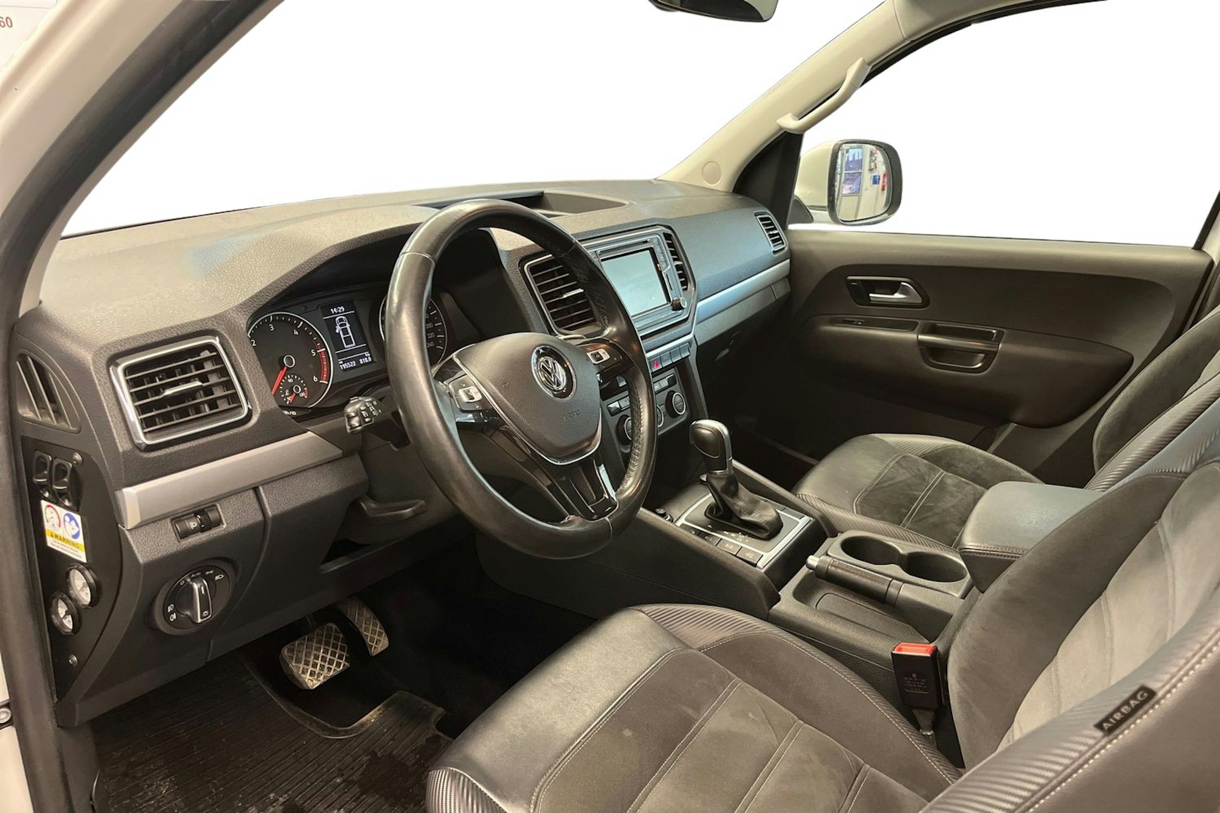 valkoinen Volkswagen Amarok 2019 kuva 7.