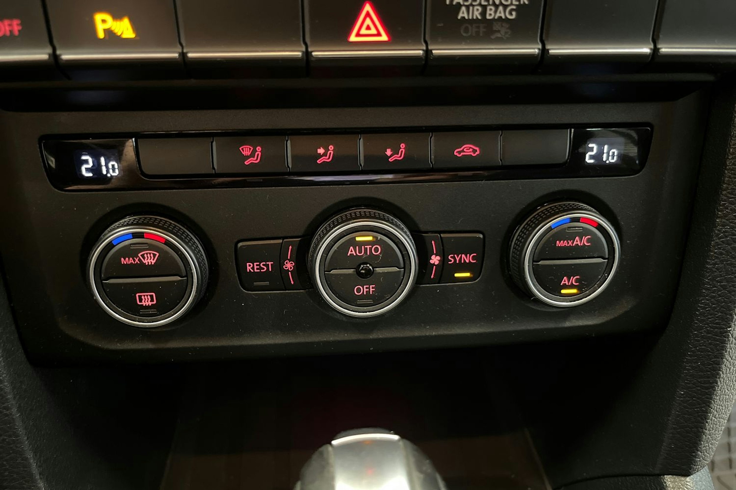 valkoinen Volkswagen Amarok 2019 kuva 18.