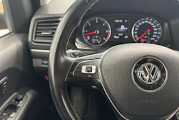 oranssi Volkswagen Amarok 2019 kuva 11.